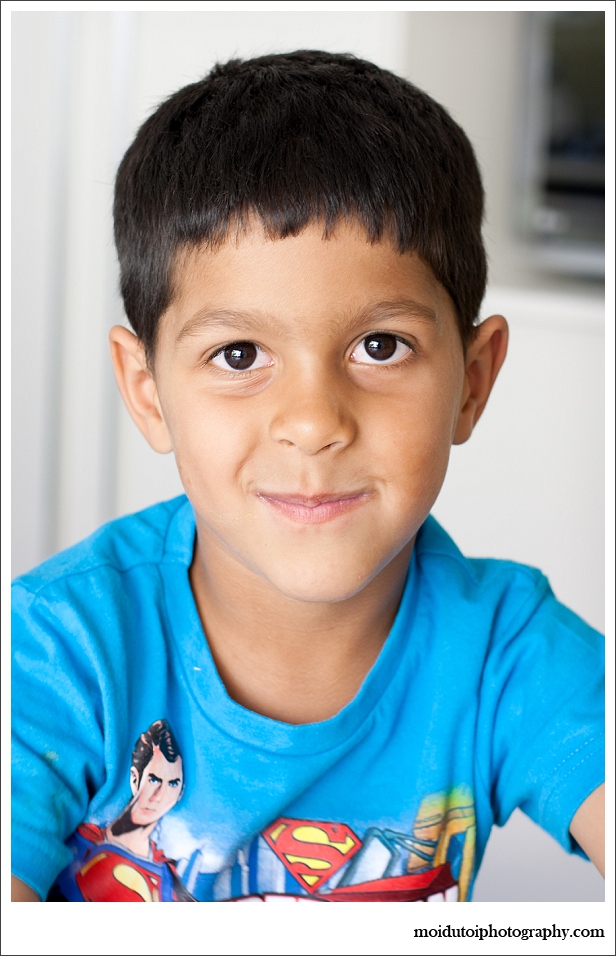 Natural light lifestyle portrait children, twin boys, moi du toi photography