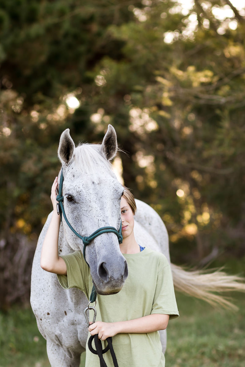 Garden Route photographer moi du toi sunset equine photo shoot session with teenagers and horses in Sedgefield