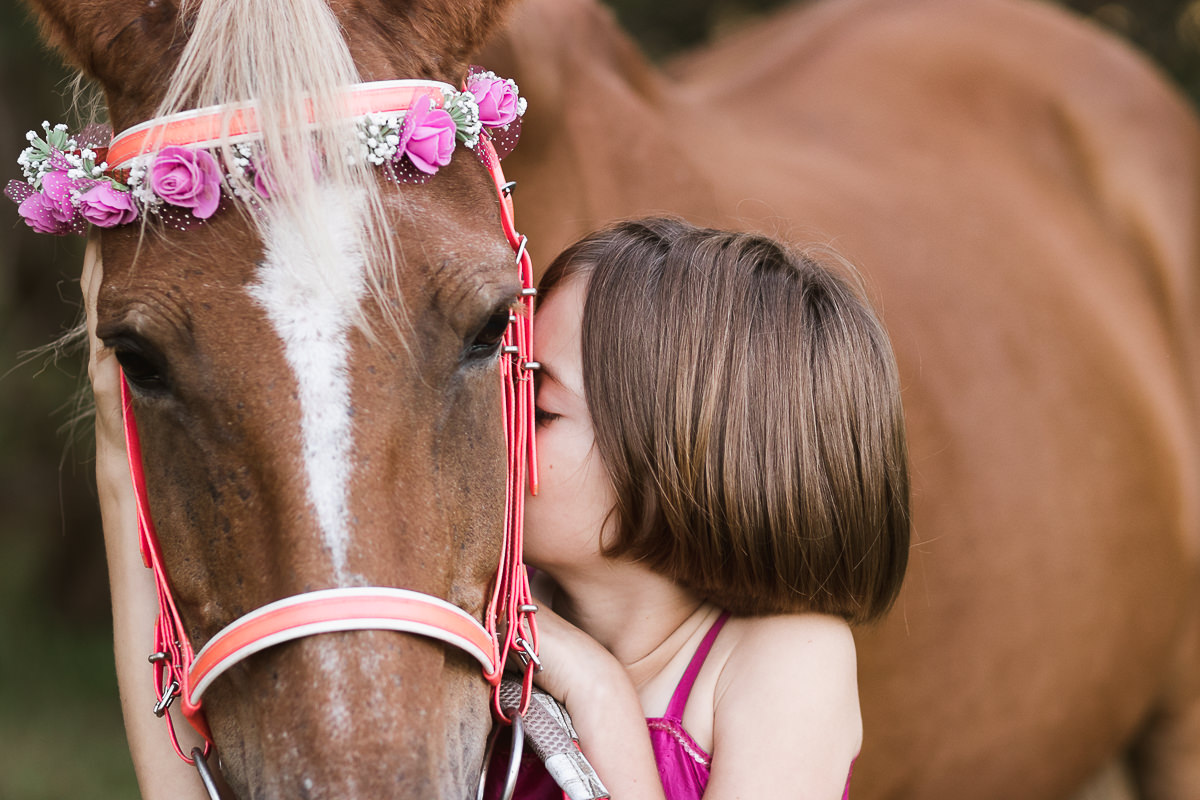 Garden Route photographer moi du toi sunset equine photo shoot session with teenagers and horses in Sedgefield