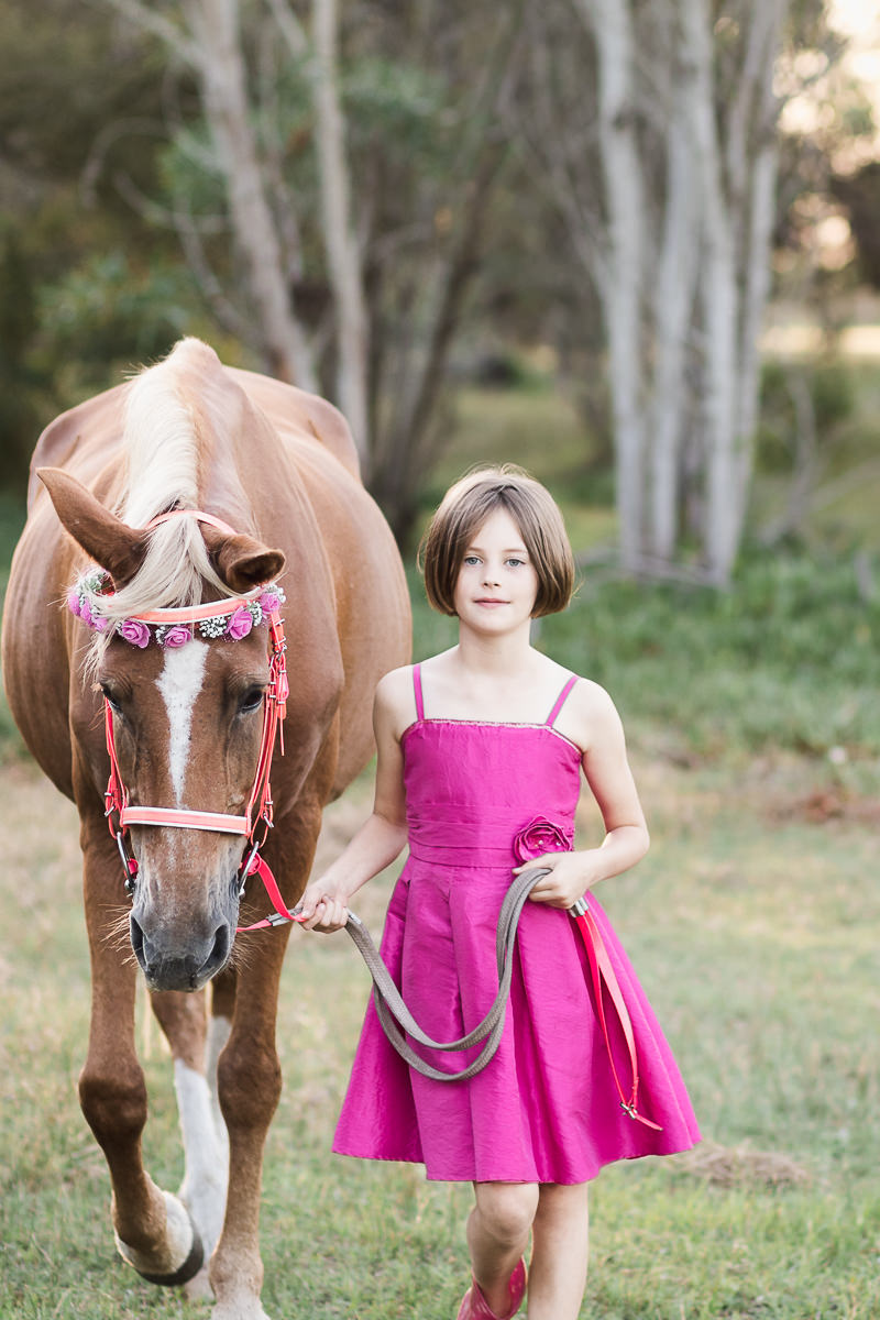 Garden Route photographer moi du toi sunset equine photo shoot session with teenagers and horses in Sedgefield