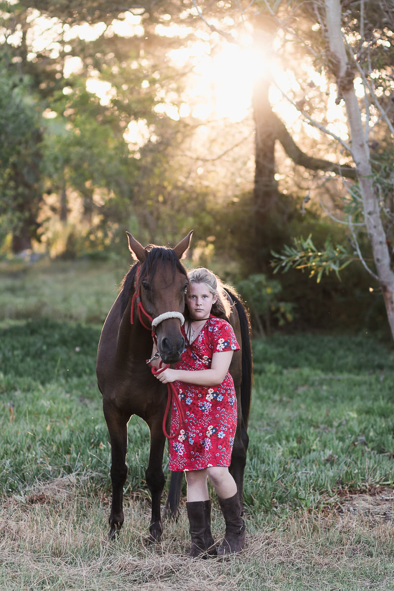 Garden Route photographer moi du toi sunset equine photo shoot session with teenagers and horses in Sedgefield
