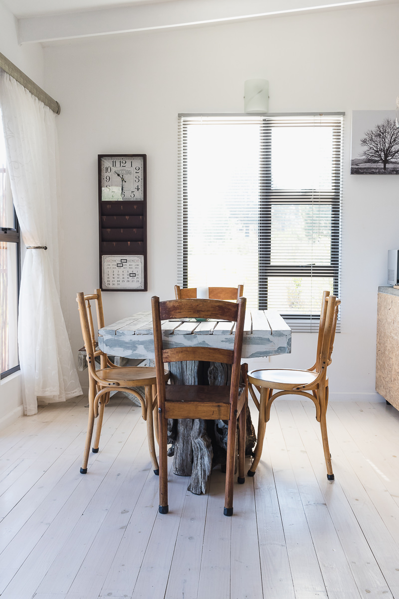 Dining room real estate bnb photo shoot at Equleni sedgefield garden route photographer moi du to