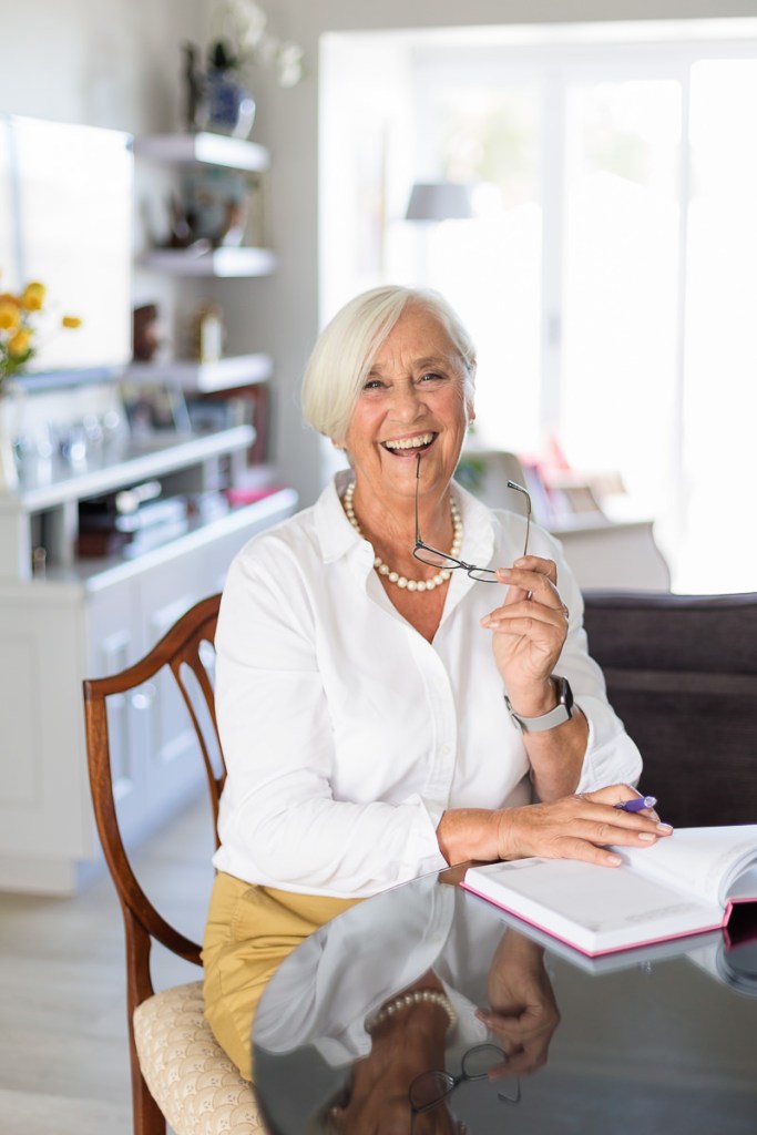 woman laughing sitting pose personal branding photo session knysna