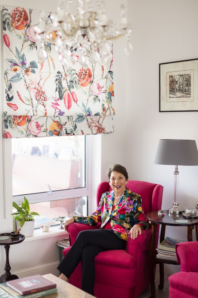 woman sitting pose colourful personal branding photo session knysna