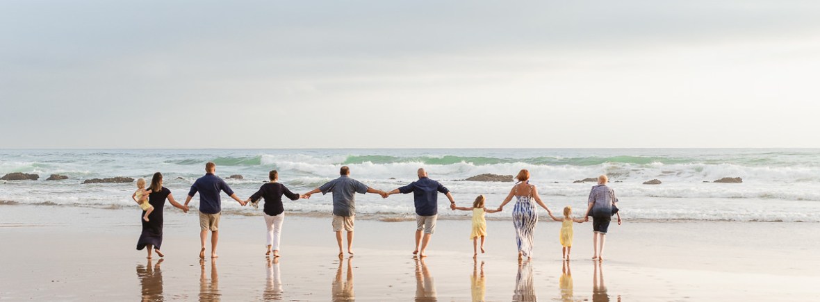 light and airy family photo shoot at Sedgefield Beach photographed by moi du toi photography