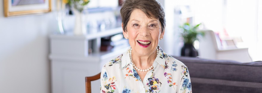 attractive-older-business-woman-smiling-light-airy-brand-headshot-moi-du-toi-photography-knysna